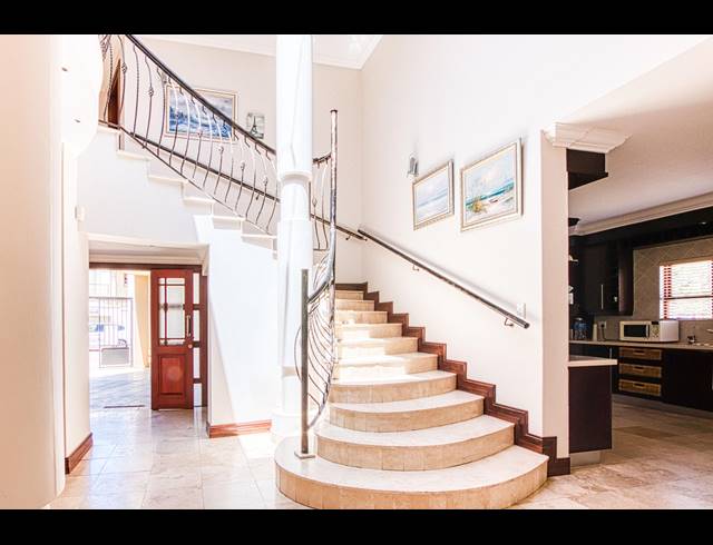 4 BEDROOM CLUSTER FOR SALE IN BRYANSTON
